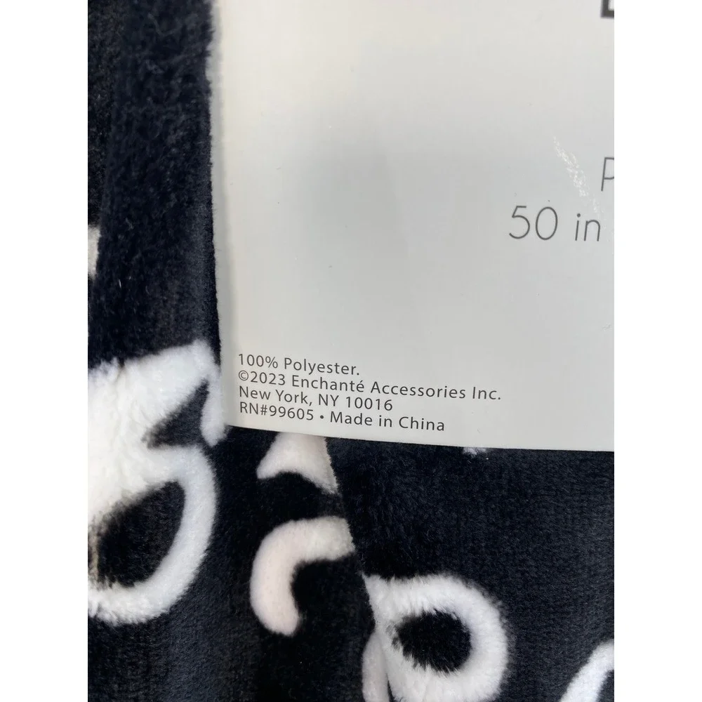 Deco plush throw